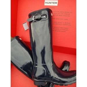 Brand New In box hunter boots Navy Size 6